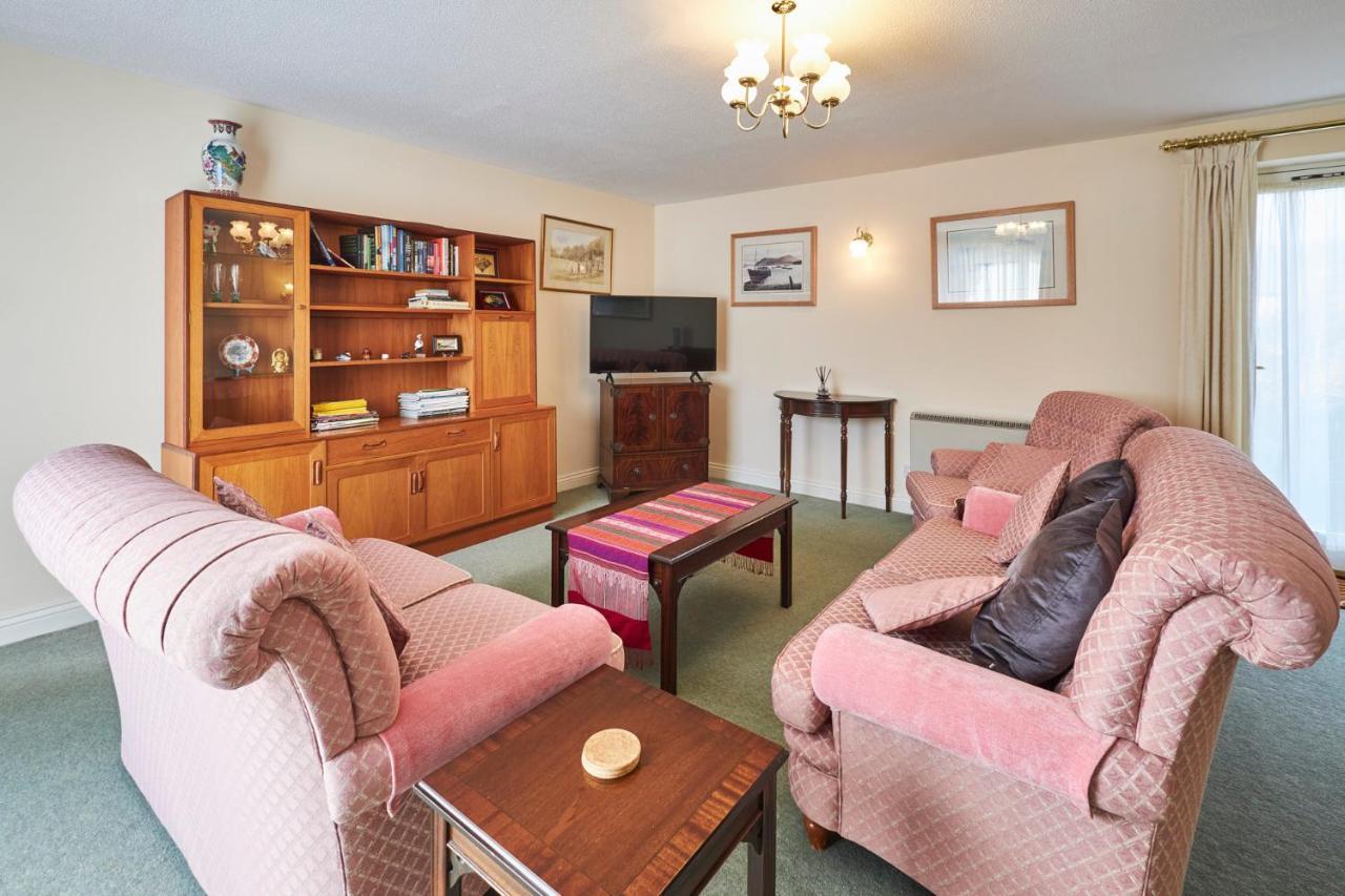 Host & - Grange * Belford